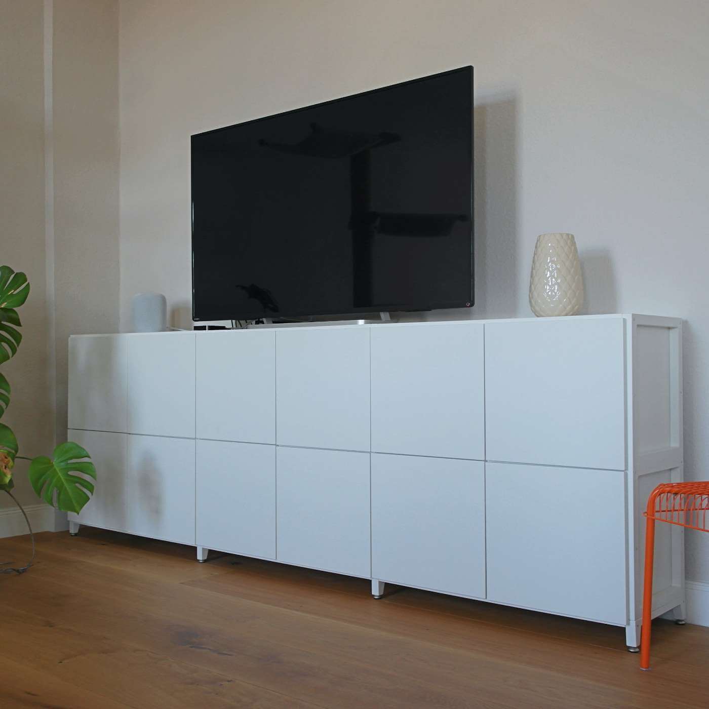 Pazls One TV Sideboard in weiß mit Türen